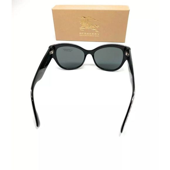 Burberry Women\'s Beige and Black Sunglasses!
